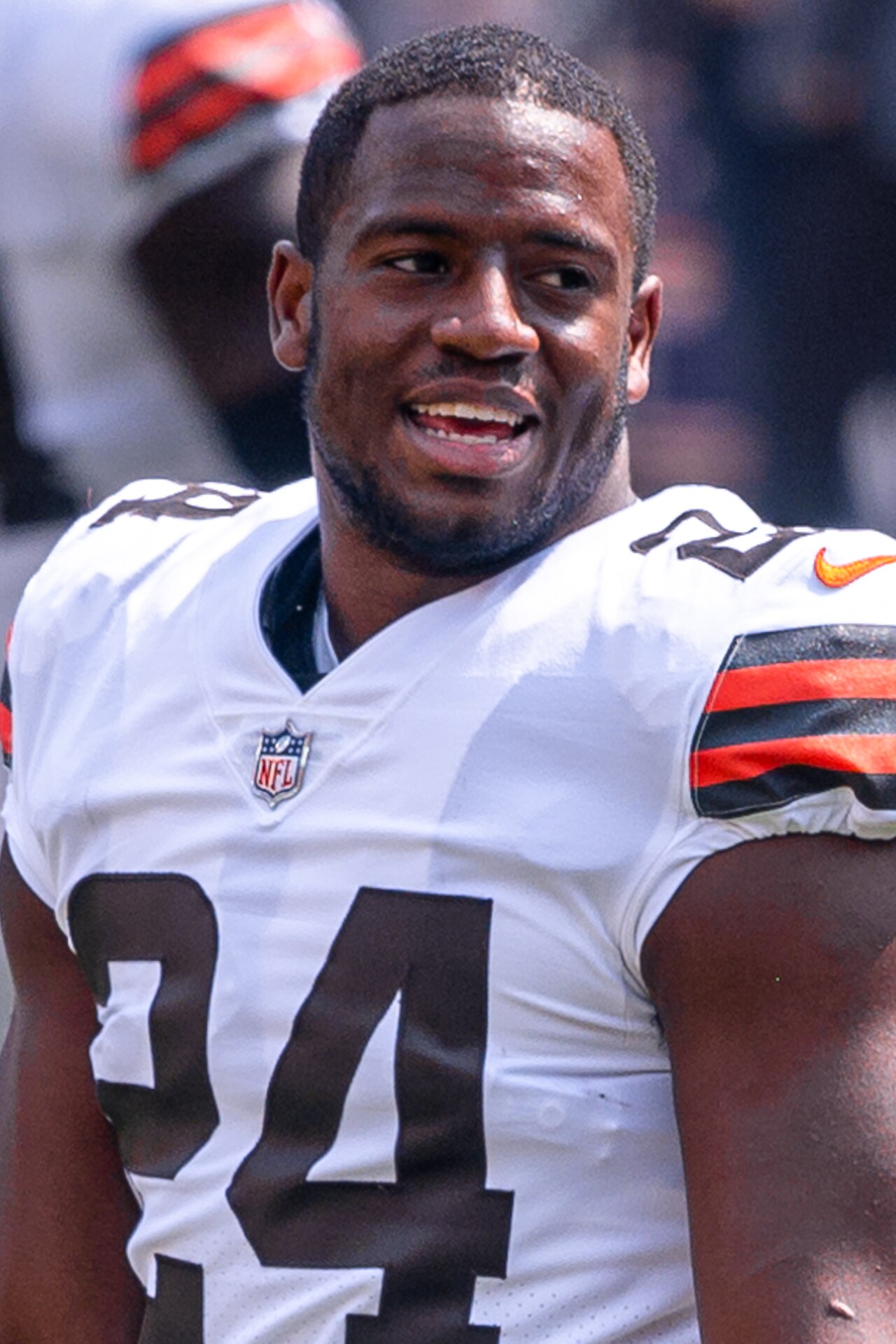 Running Back Nick Chubb Calls It Quits After Eight Hard-Hitting NFL Seasons
