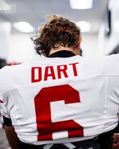 Giants QB Jaxson Dart Suffered Knee Injury on Monday Night That Could Be Season-Ending